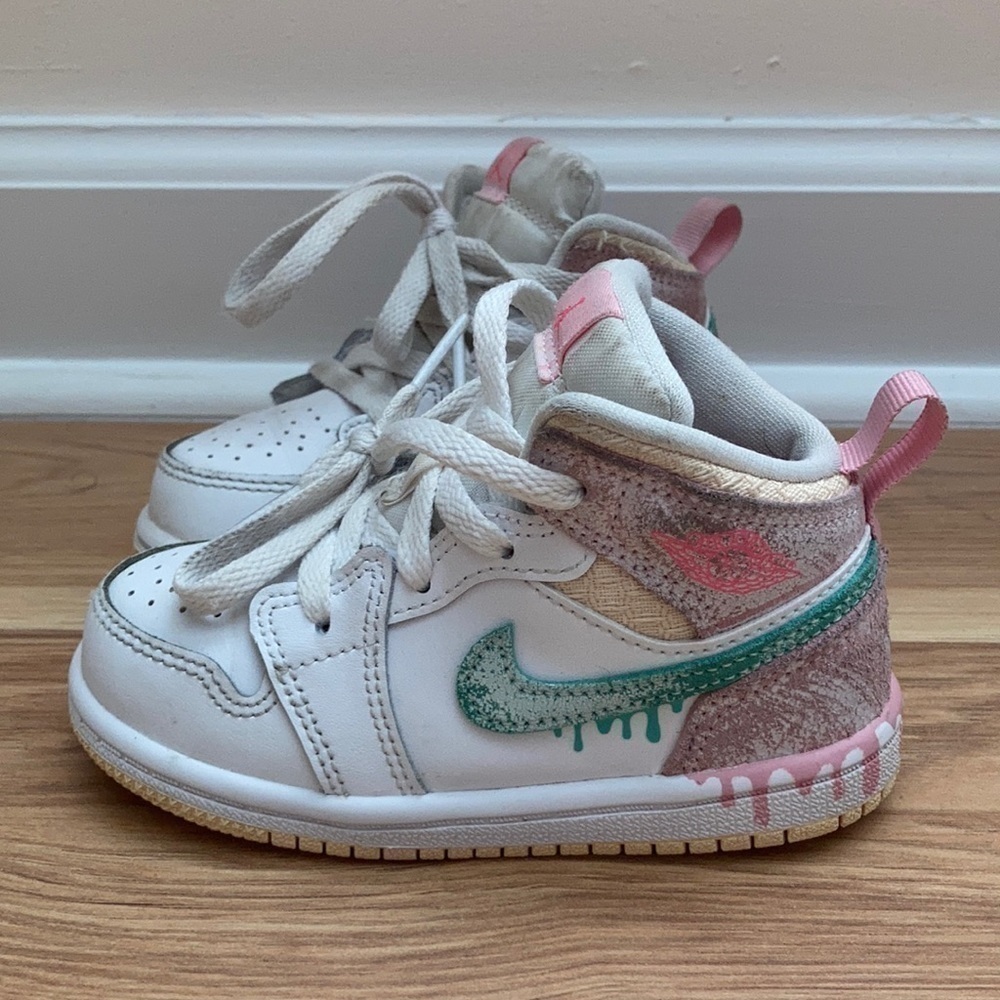 Jordan kids 1 mid SE ice cream